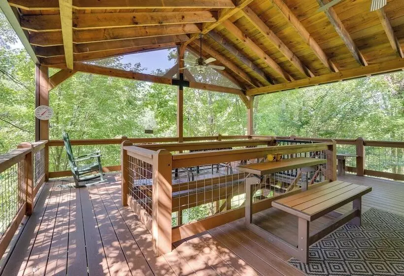 Cozy Creekside Cabin W/ Fire Pit & Views!
