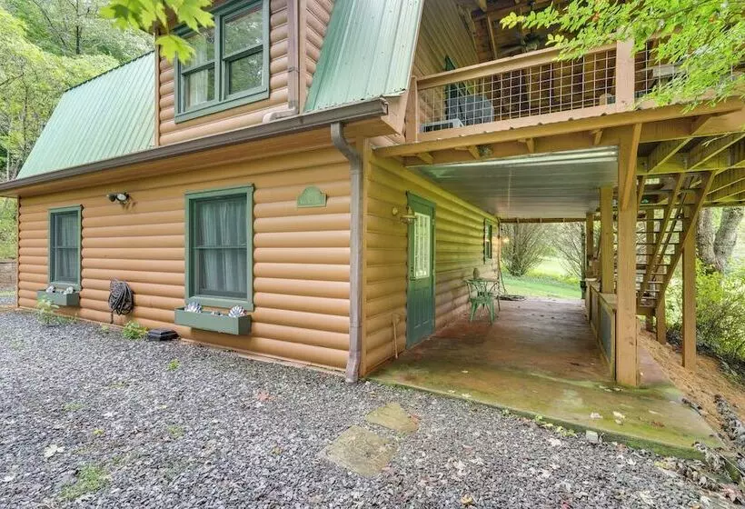 Cozy Creekside Cabin W/ Fire Pit & Views!
