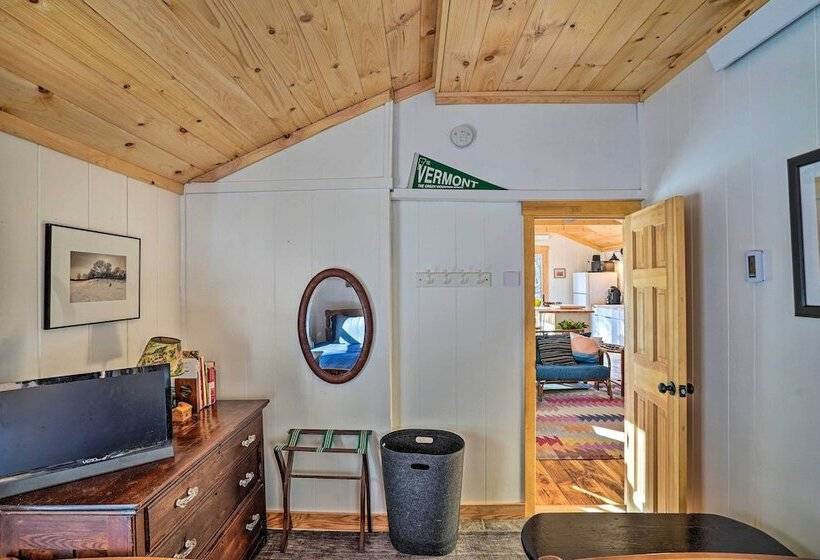 Hike & Swim On Site: Cozy Falls Brook Cabin