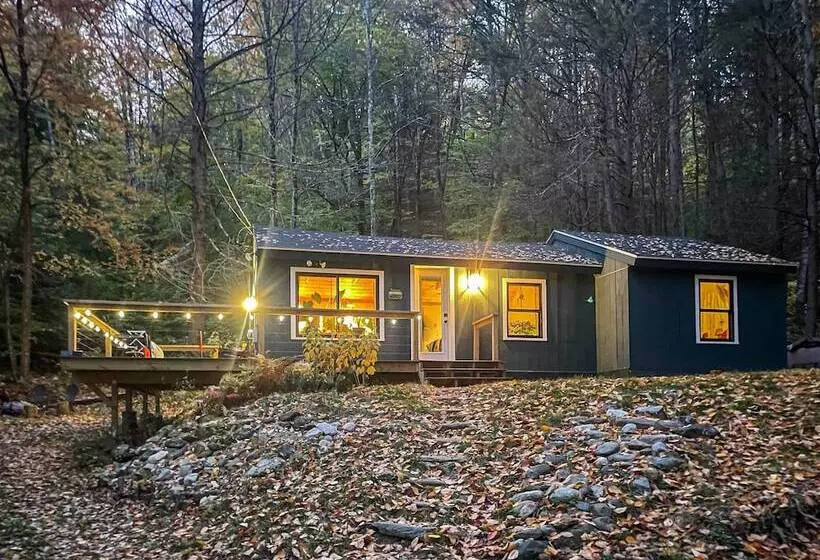 Hike & Swim On Site: Cozy Falls Brook Cabin