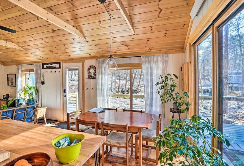 Hike & Swim On Site: Cozy Falls Brook Cabin