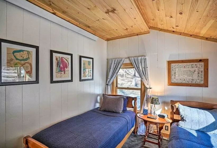 Hike & Swim On Site: Cozy Falls Brook Cabin