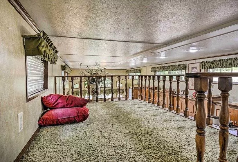 Cozy Gig Harbor Cottage ~ 2 Mi To Case Inlet!