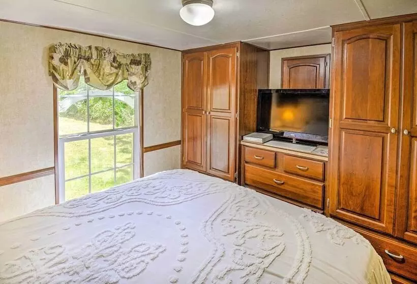 Cozy Gig Harbor Cottage ~ 2 Mi To Case Inlet!