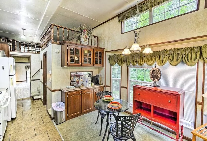 Cozy Gig Harbor Cottage ~ 2 Mi To Case Inlet!