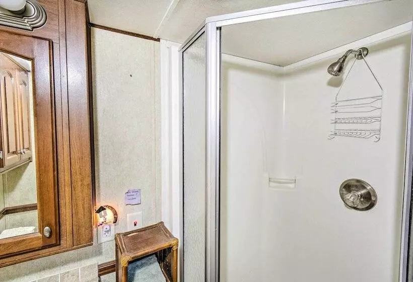 Cozy Gig Harbor Cottage ~ 2 Mi To Case Inlet!