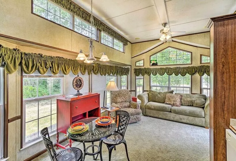 Cozy Gig Harbor Cottage ~ 2 Mi To Case Inlet!