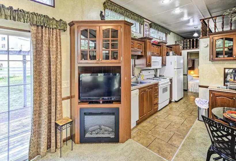 Cozy Gig Harbor Cottage ~ 2 Mi To Case Inlet!