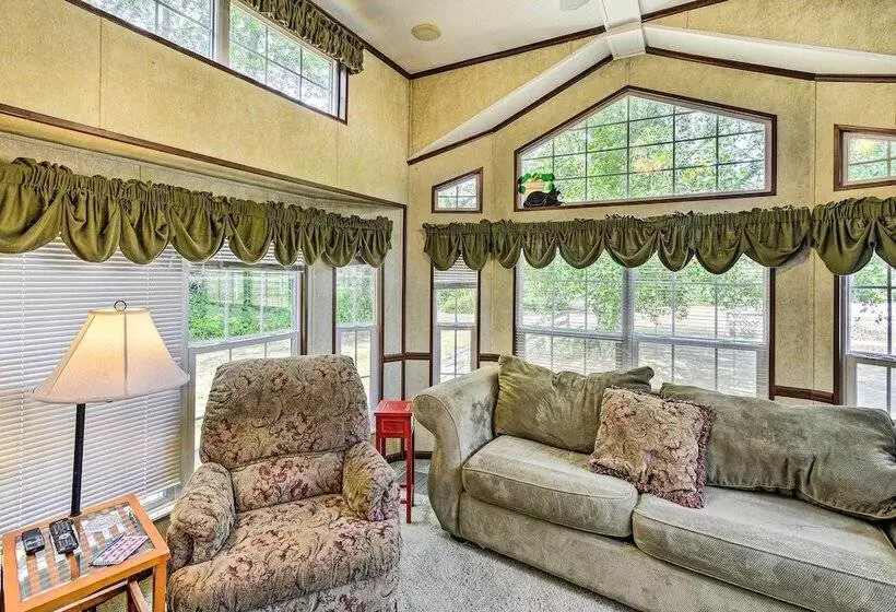 Cozy Gig Harbor Cottage ~ 2 Mi To Case Inlet!