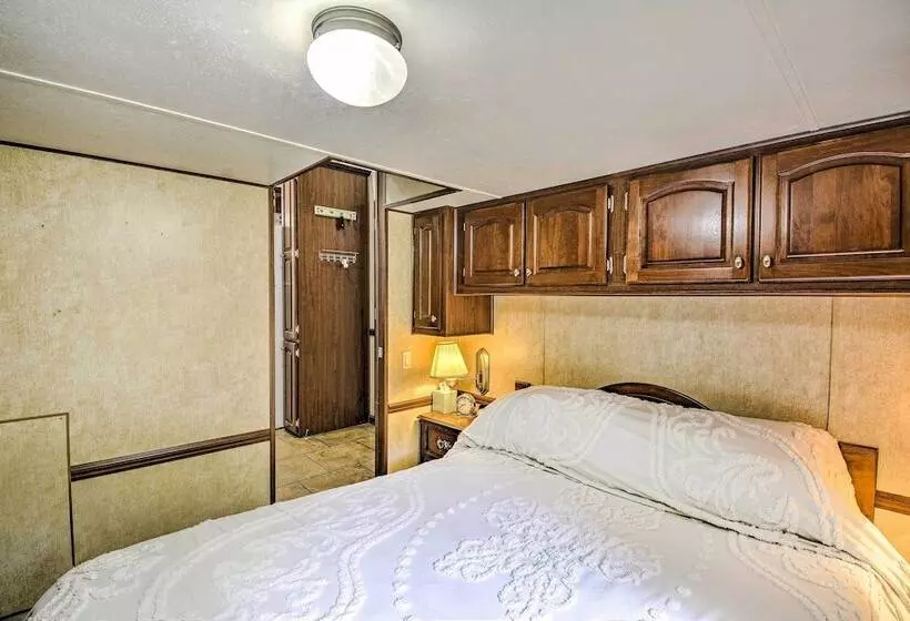 Cozy Gig Harbor Cottage ~ 2 Mi To Case Inlet!