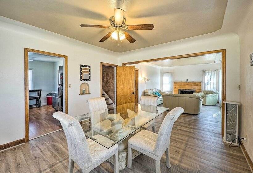 Cozy Retreat W/ Yard ~ 2 Mi To Lake Michigan!