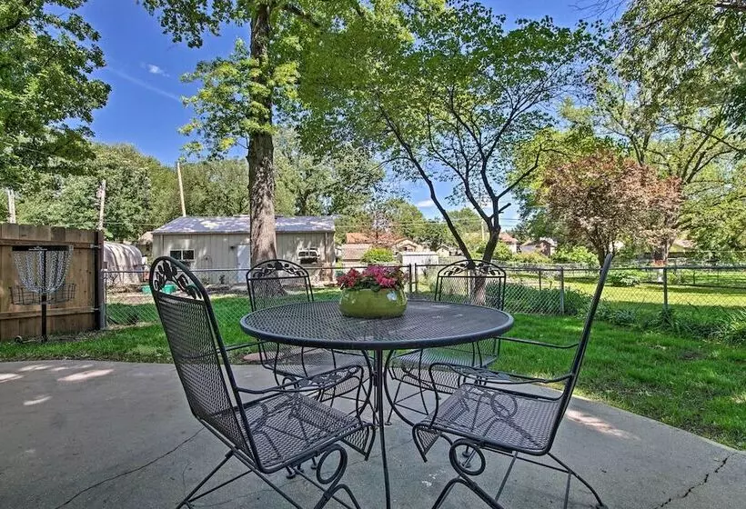 Cute Emporia House   Mins To Downtown & Esu!