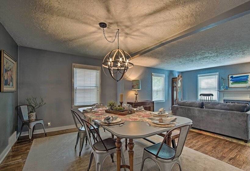 Cute Emporia House Mins To Downtown & Esu!