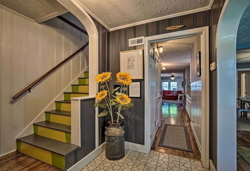 Cute Emporia House Mins To Downtown & Esu!