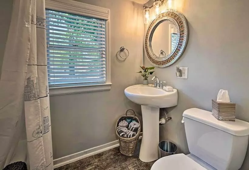 Cute Emporia House   Mins To Downtown & Esu!