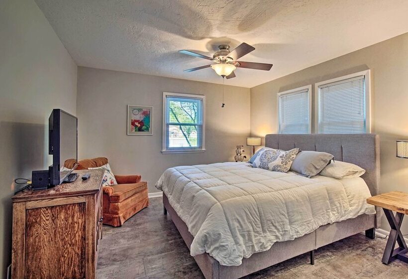 Cute Emporia House Mins To Downtown & Esu!