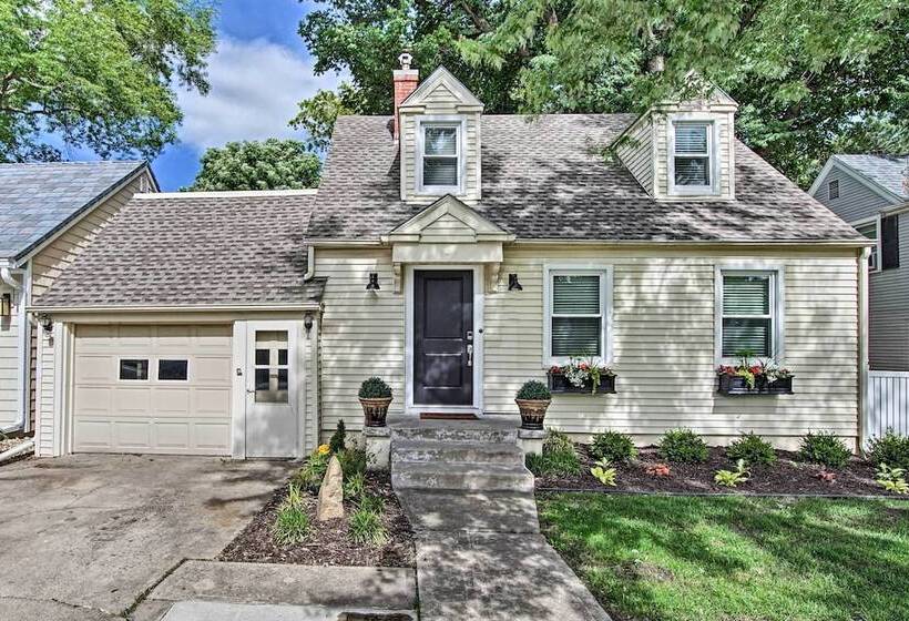 Cute Emporia House Mins To Downtown & Esu!