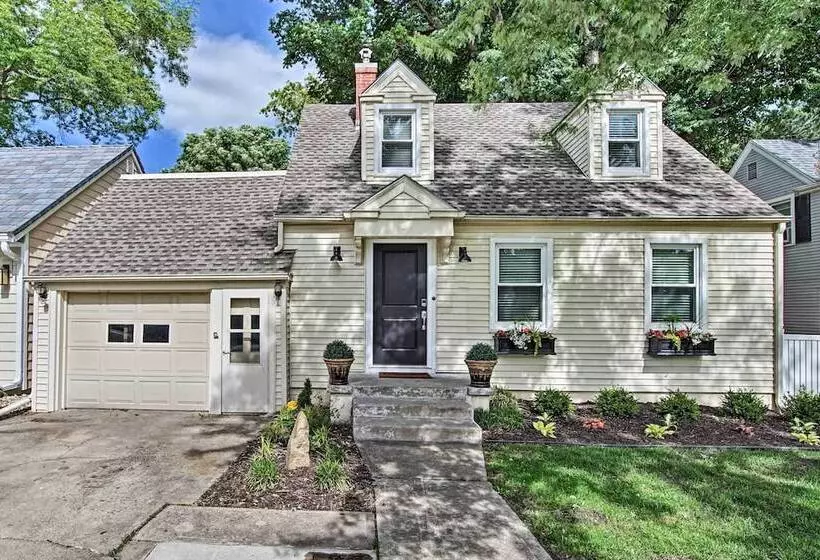 Cute Emporia House   Mins To Downtown & Esu!