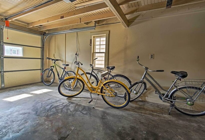 Cute Emporia House Mins To Downtown & Esu!