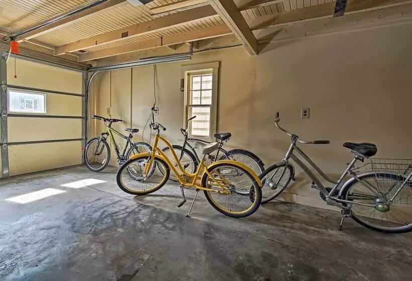 Cute Emporia House   Mins To Downtown & Esu!