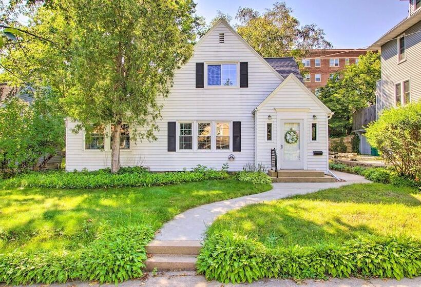 Elegant Home W/ Deck, 5 Blocks To Mayo Clinic