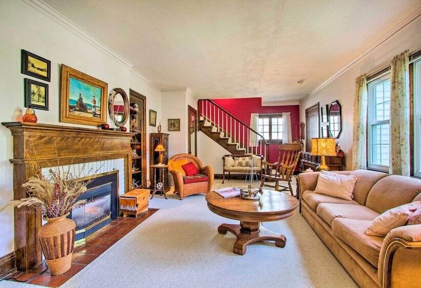 Elegant Home W/ Deck, 5 Blocks To Mayo Clinic