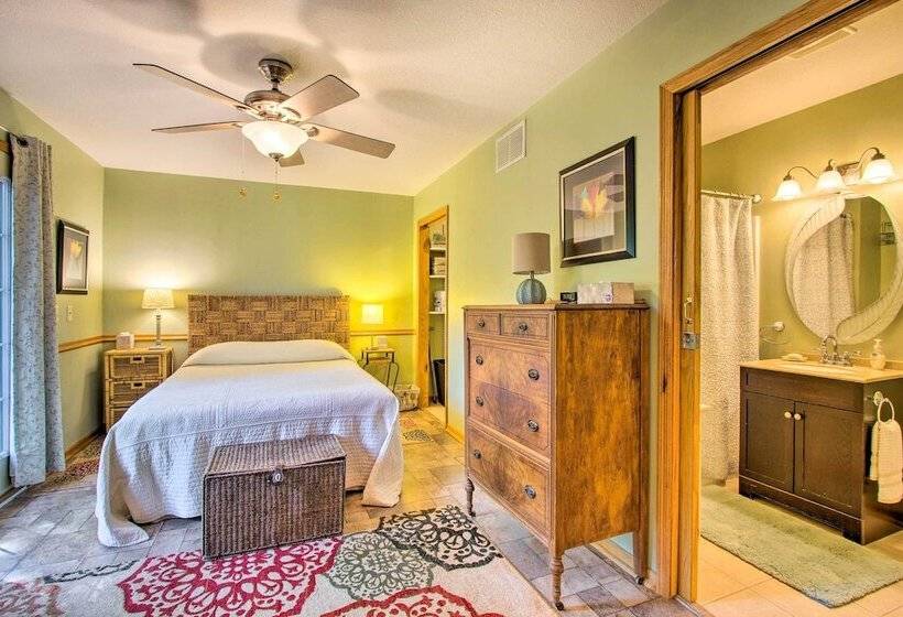 Elegant Home W/ Deck, 5 Blocks To Mayo Clinic