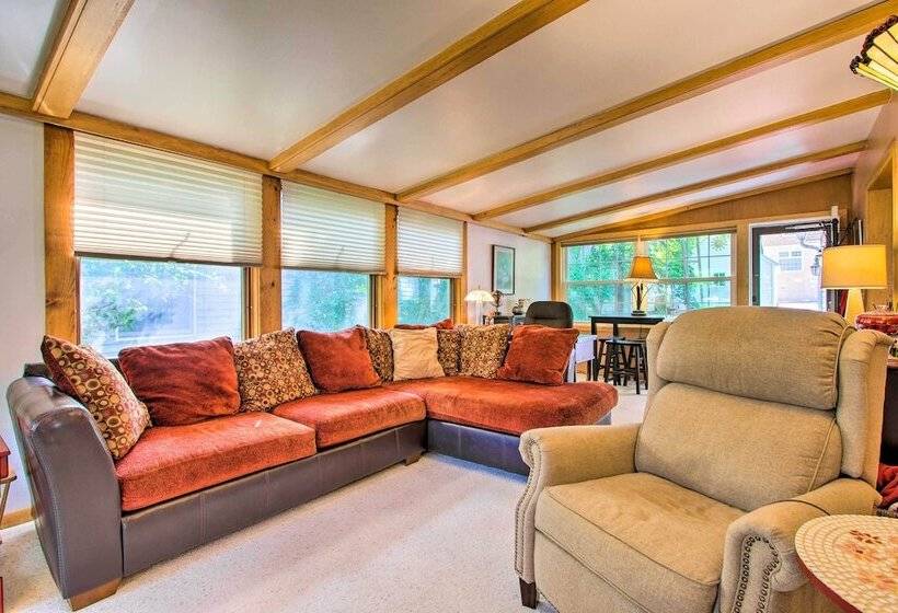 Elegant Home W/ Deck, 5 Blocks To Mayo Clinic