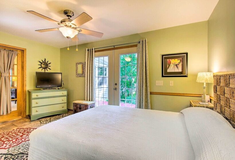 Elegant Home W/ Deck, 5 Blocks To Mayo Clinic