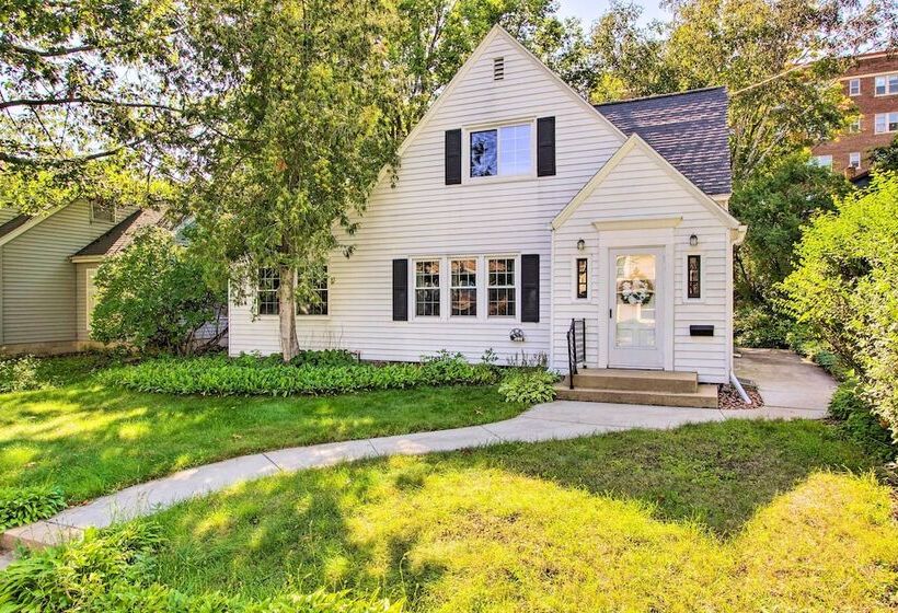 Elegant Home W/ Deck, 5 Blocks To Mayo Clinic