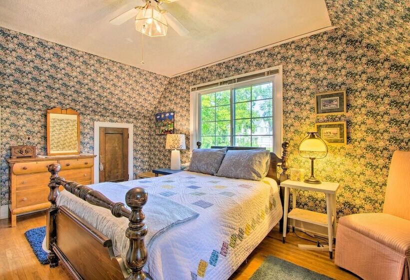 Elegant Home W/ Deck, 5 Blocks To Mayo Clinic
