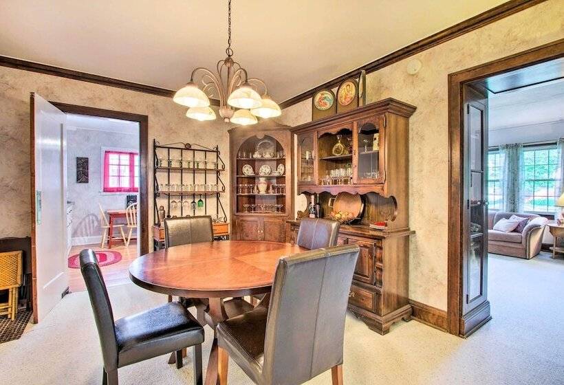 Elegant Home W/ Deck, 5 Blocks To Mayo Clinic