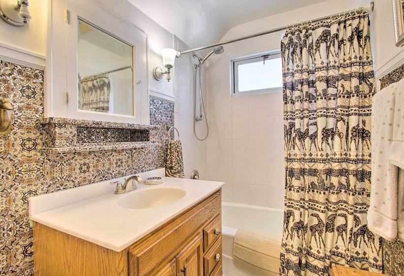 Elegant Home W/ Deck, 5 Blocks To Mayo Clinic