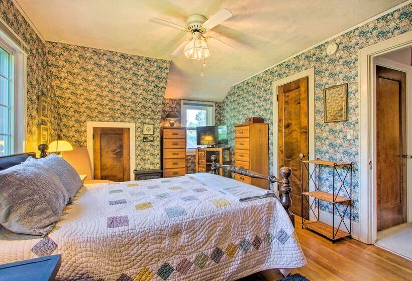 Elegant Home W/ Deck, 5 Blocks To Mayo Clinic