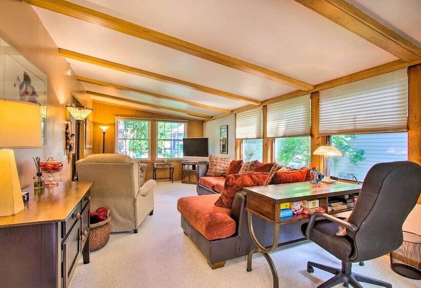 Elegant Home W/ Deck, 5 Blocks To Mayo Clinic