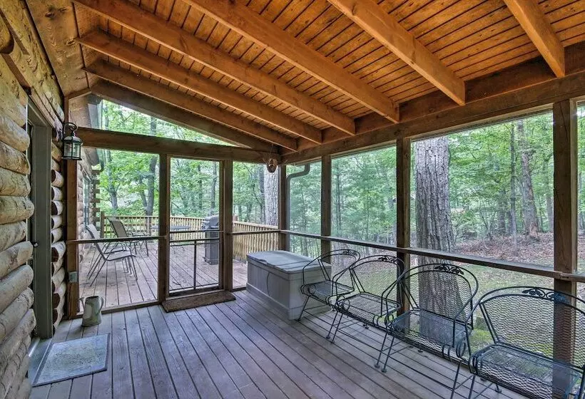 Family Friendly Massanutten Log Home W/ Views!