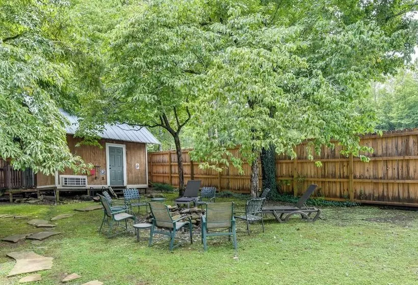 Gatlinburg Cabin W/ Indoor Hot Tub & Game Room!