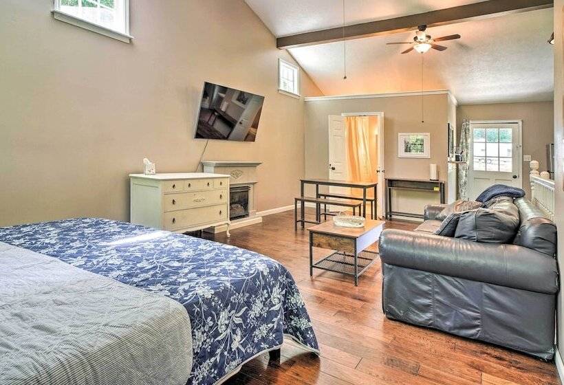 Gatlinburg Cabin W/ Indoor Hot Tub & Game Room!