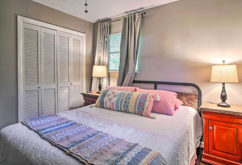 Gatlinburg Cabin W/ Indoor Hot Tub & Game Room!