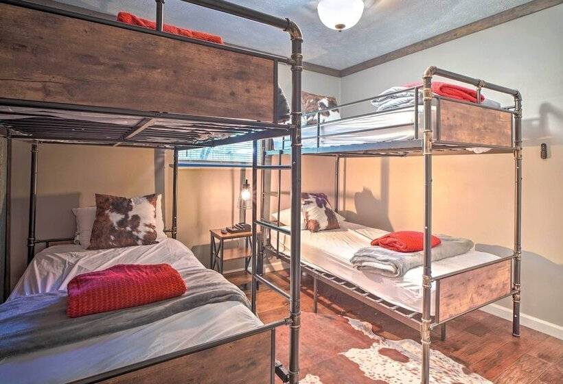 Gatlinburg Cabin W/ Indoor Hot Tub & Game Room!