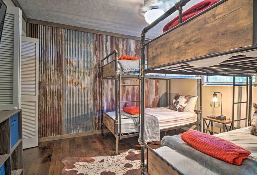 Gatlinburg Cabin W/ Indoor Hot Tub & Game Room!