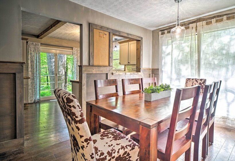 Gatlinburg Cabin W/ Indoor Hot Tub & Game Room!