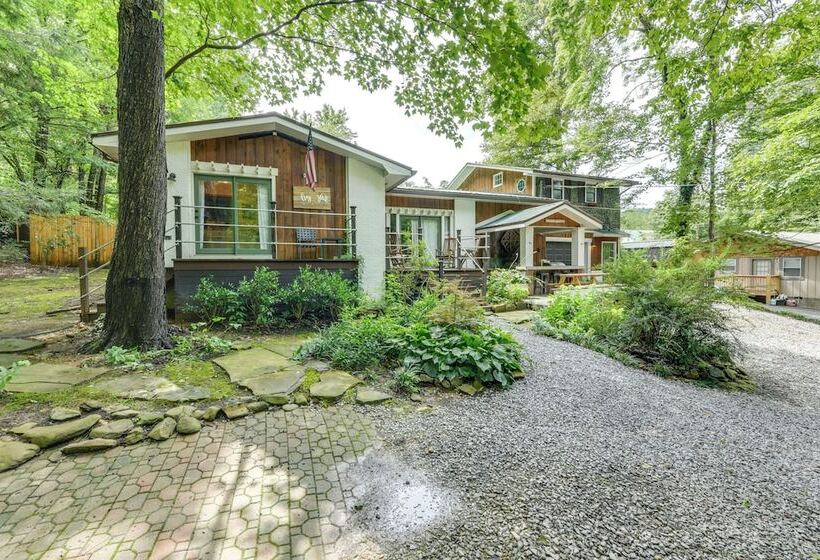 Gatlinburg Cabin W/ Indoor Hot Tub & Game Room!