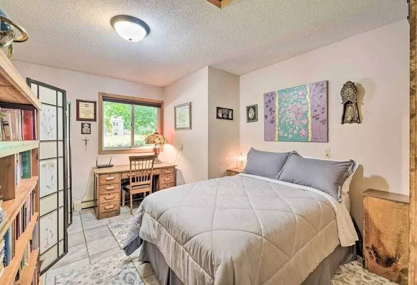 Hugo Home, Direct Lake Access & Private Dock!