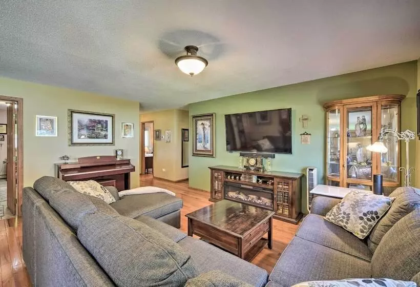 Hugo Home, Direct Lake Access & Private Dock!