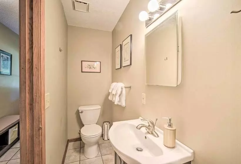 Hugo Home, Direct Lake Access & Private Dock!