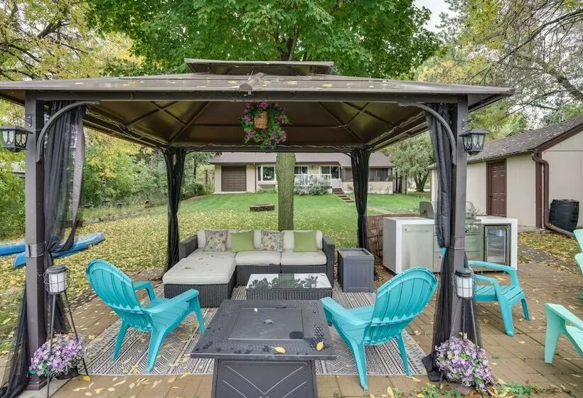 Hugo Home, Direct Lake Access & Private Dock!