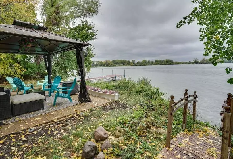 Hugo Home, Direct Lake Access & Private Dock!