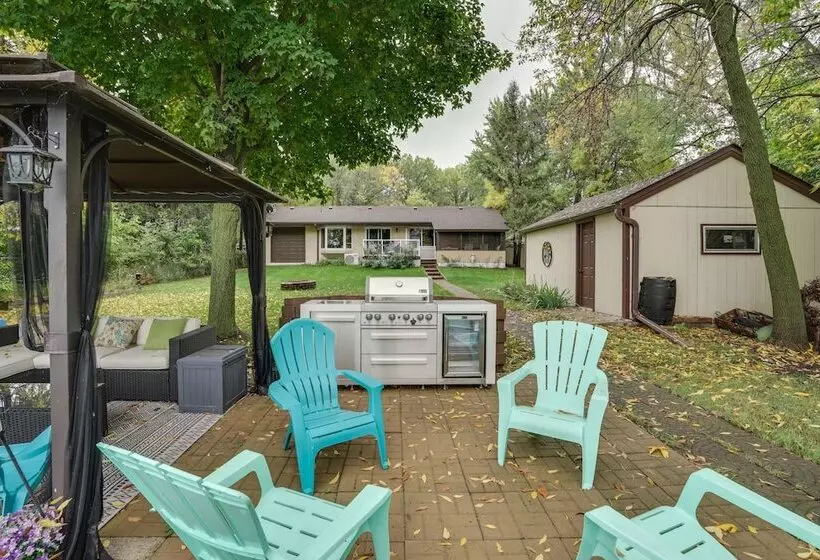 Hugo Home, Direct Lake Access & Private Dock!