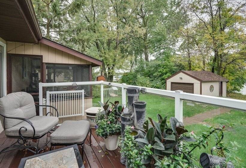 Hugo Home, Direct Lake Access & Private Dock!